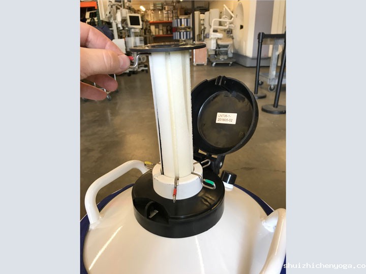 液氮容器